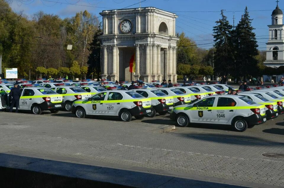 Молдавская полиция. Полиция Молдавии форма. Полицейские машины в Молдавии. Молдавская Полицейская машина. Погода в кишиневе сегодня