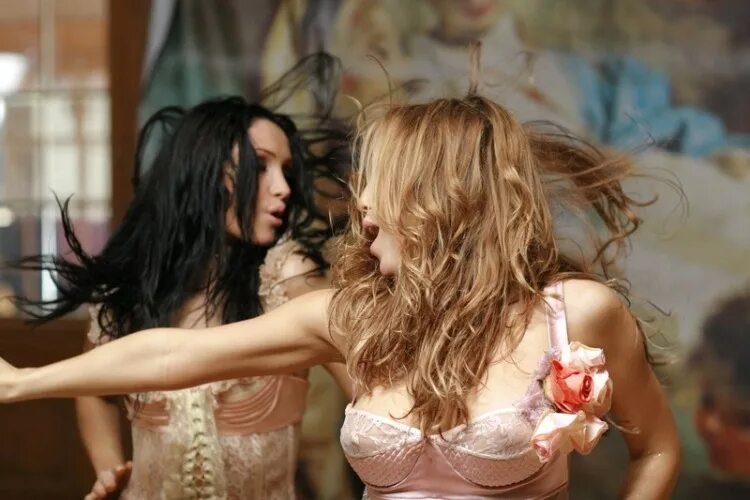 Виагра тем ниже. Виагра тем ниже. Виагра 2007 лмл. Альбина джанабаева виагра. Группа виагра поцелуи.