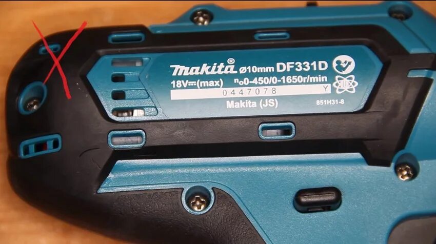 Как отличить подделку от оригинала шуруповерт. Makita 851h31-8. Шуруповерт Макита 851h-8. Шуруповерт Макита шильдик.