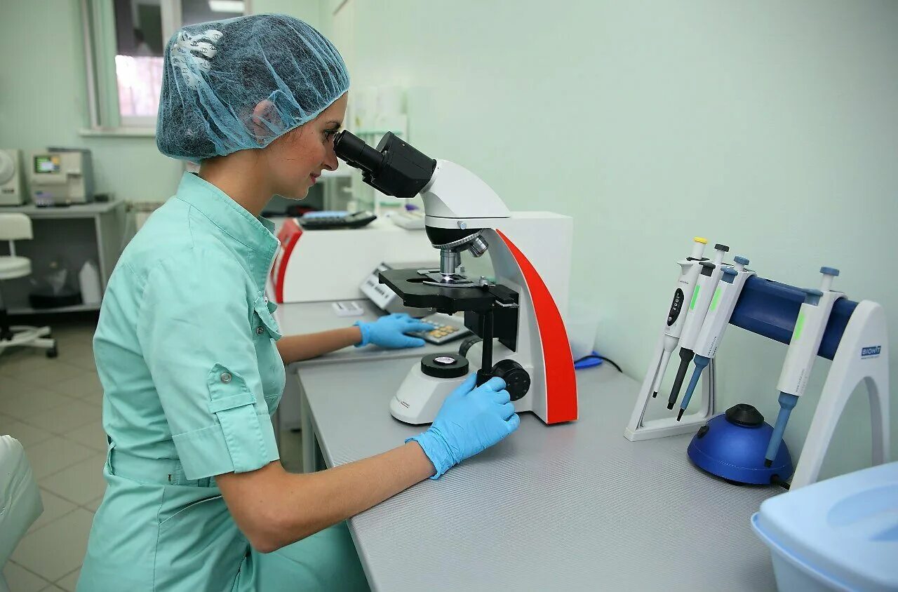 Лаборатория сыктывкар. Социальная стоматология сыктывкар. Стоматология сыктывкар старовского 46. Регистратор в бак. Лаборатории.