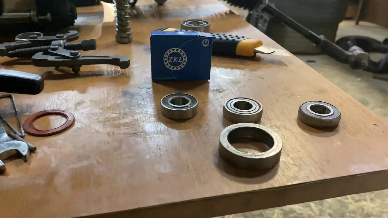 Опора стойки 2190 с эур hofer. Эур ваз 2170. Подшипники для рулевой колонки тойота королла 120. Подшипник эур kia. Подшипник эур.