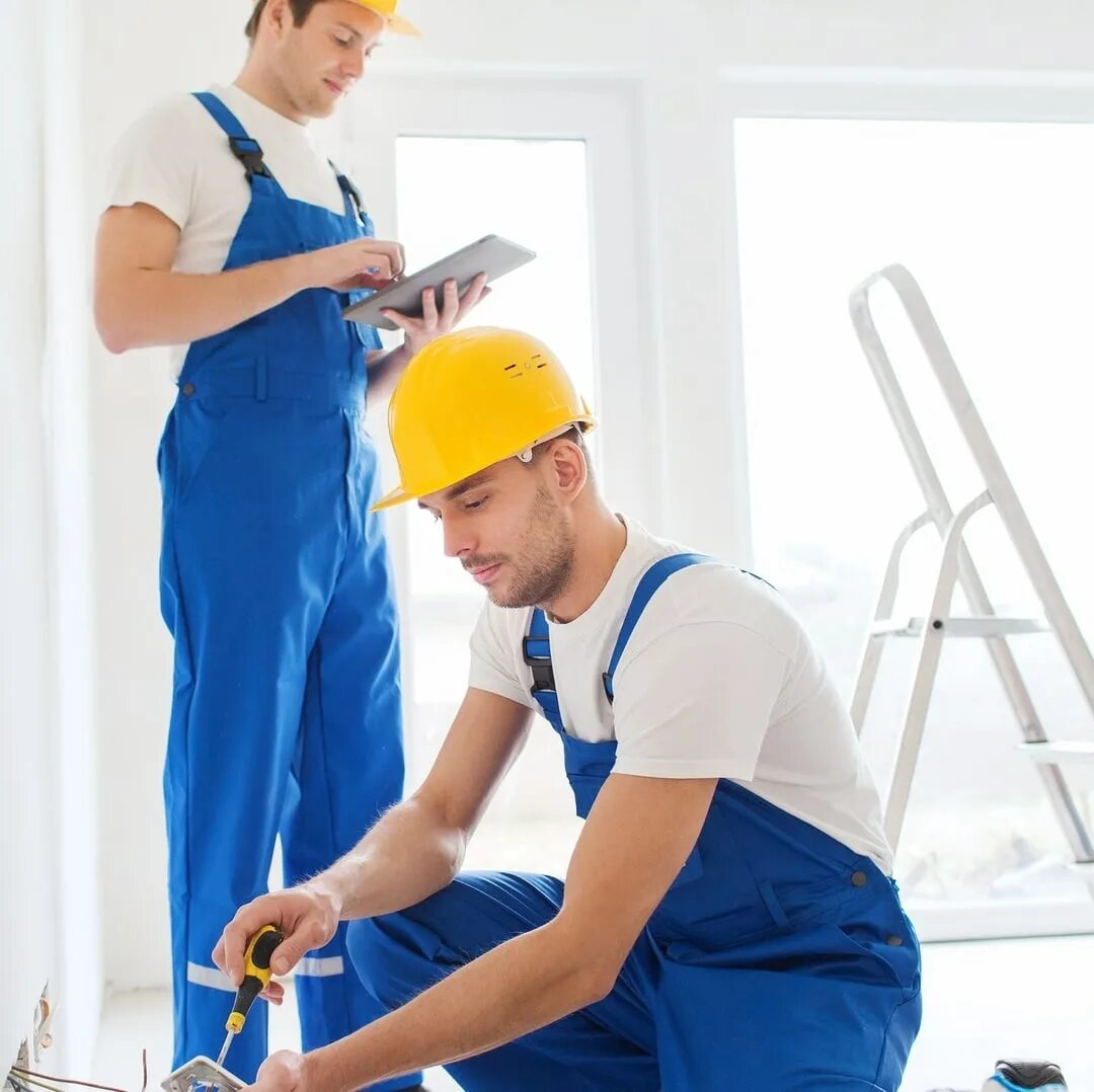 Черновая отделка квартиры. Старый ремонт в квартире. Демонтаж квартиры. Хрущевке до и после. Фото отделочных работ квартир.