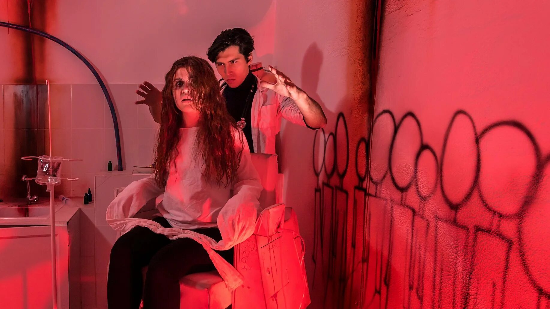 Психбольница квеста. Психбольница квеста. Психиатрическая больница красноярск квест. Квест хилл психбольница. Квест психбольница владивосток.