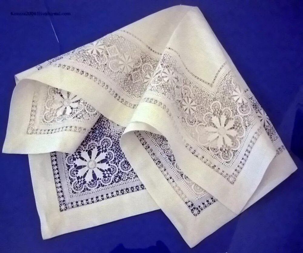 Новгородская фабрика крестецкая строчка. Крестецкую строчку. Новгородская крестецкая строчка. Крестецкая строчевая вышивка. Новгородская фабрика крестецкая строчка.