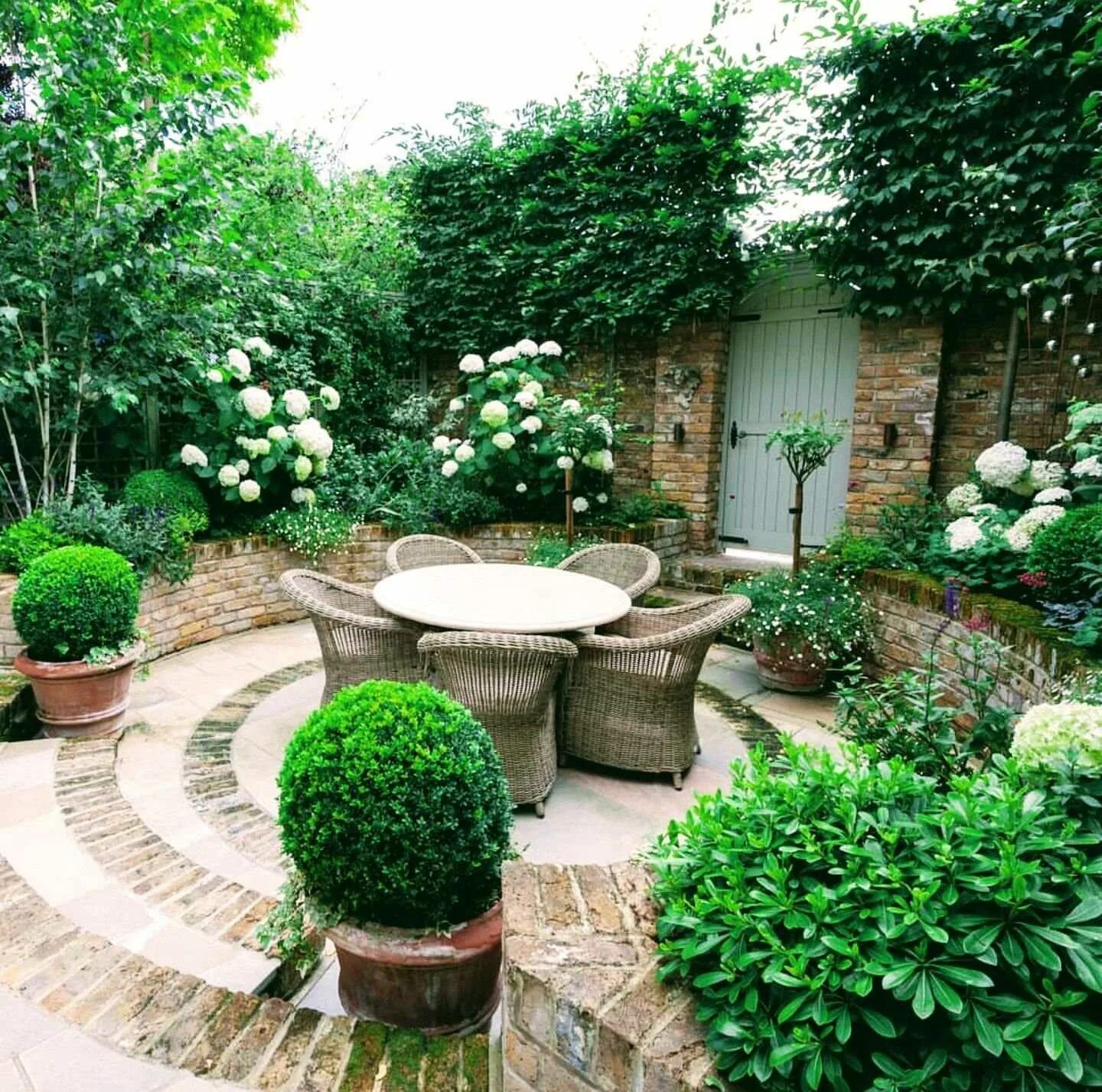 Современный дизайн сада. Ландшафтный сад ландизайн. ландшафтный дизайнер хью гарден. сад ландшафт английский стиль патио. сад ландшафт английский классический стиль патио.