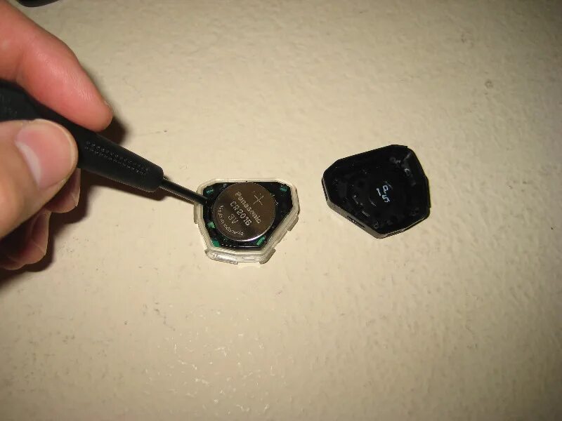 Ключ тойота рав4 2008. Ключ toyota rav 4 2003. Батарейка в ключе тойота рав 4. Батарейка в ключе тойота рав 4 2006. Батарейка в ключе тойота рав 4.