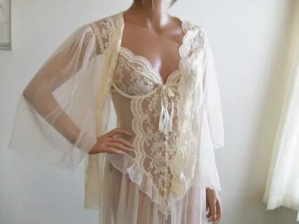Vintage Peignoir Negligee Set.