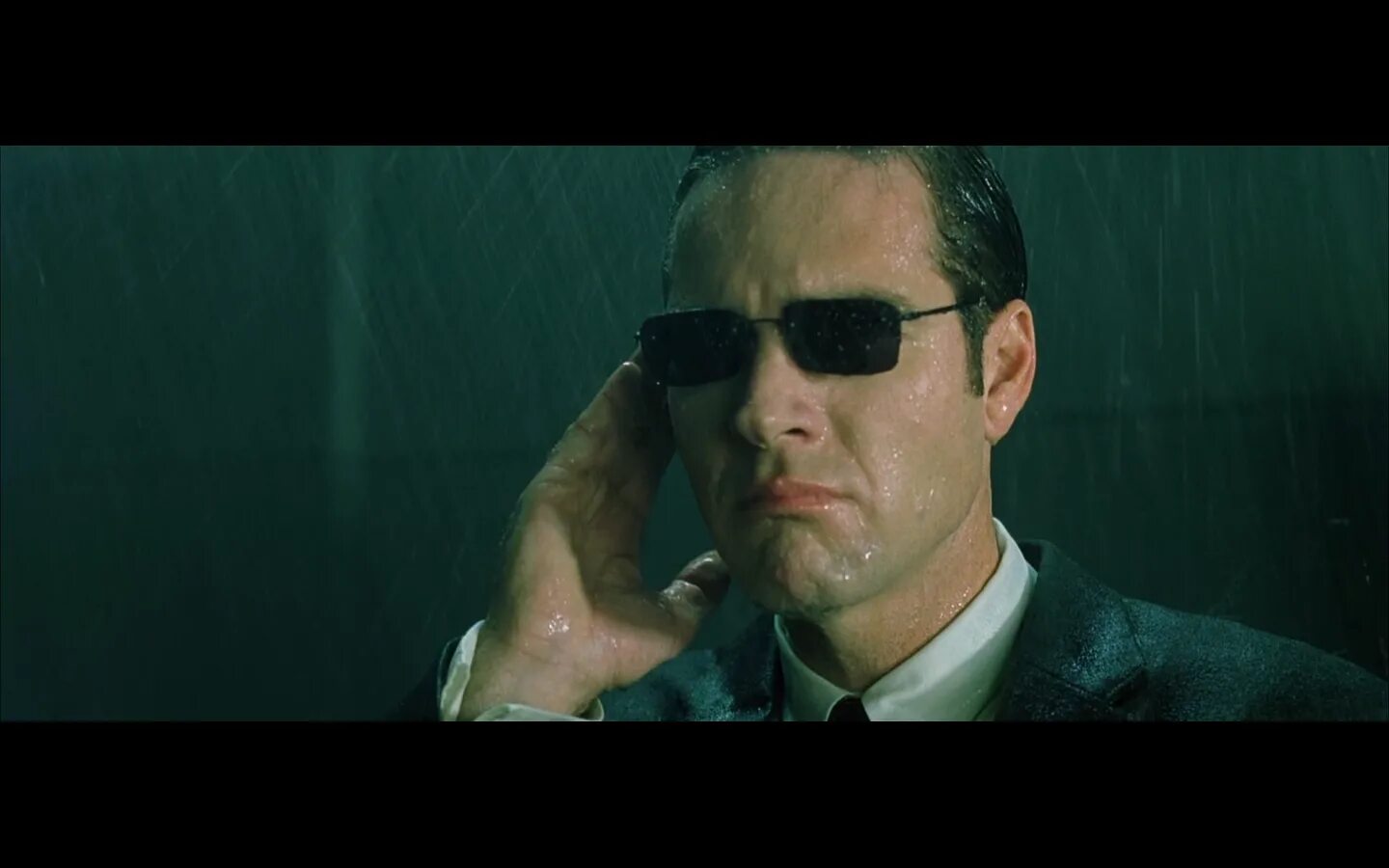 Киану ривз матрица перезагрузка 2003. Хьюго уивинг матрица. Хьюго уивинг смит. Хьюго уивинг смит. Матрица очки смит.