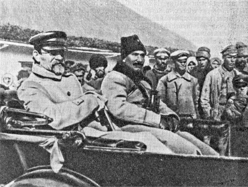 Фрунзе разгром врангеля. Похороны буденного. буденный на танке. разгром украинского отряда барсуки.
