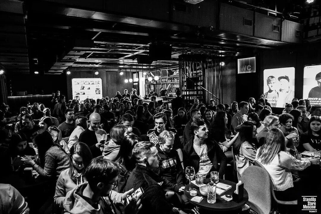 Стенд ап стор. Stand up store moscow петровка 21. стендап на петровке. стендап петровка 21. москва петровка 21 стендап зал.