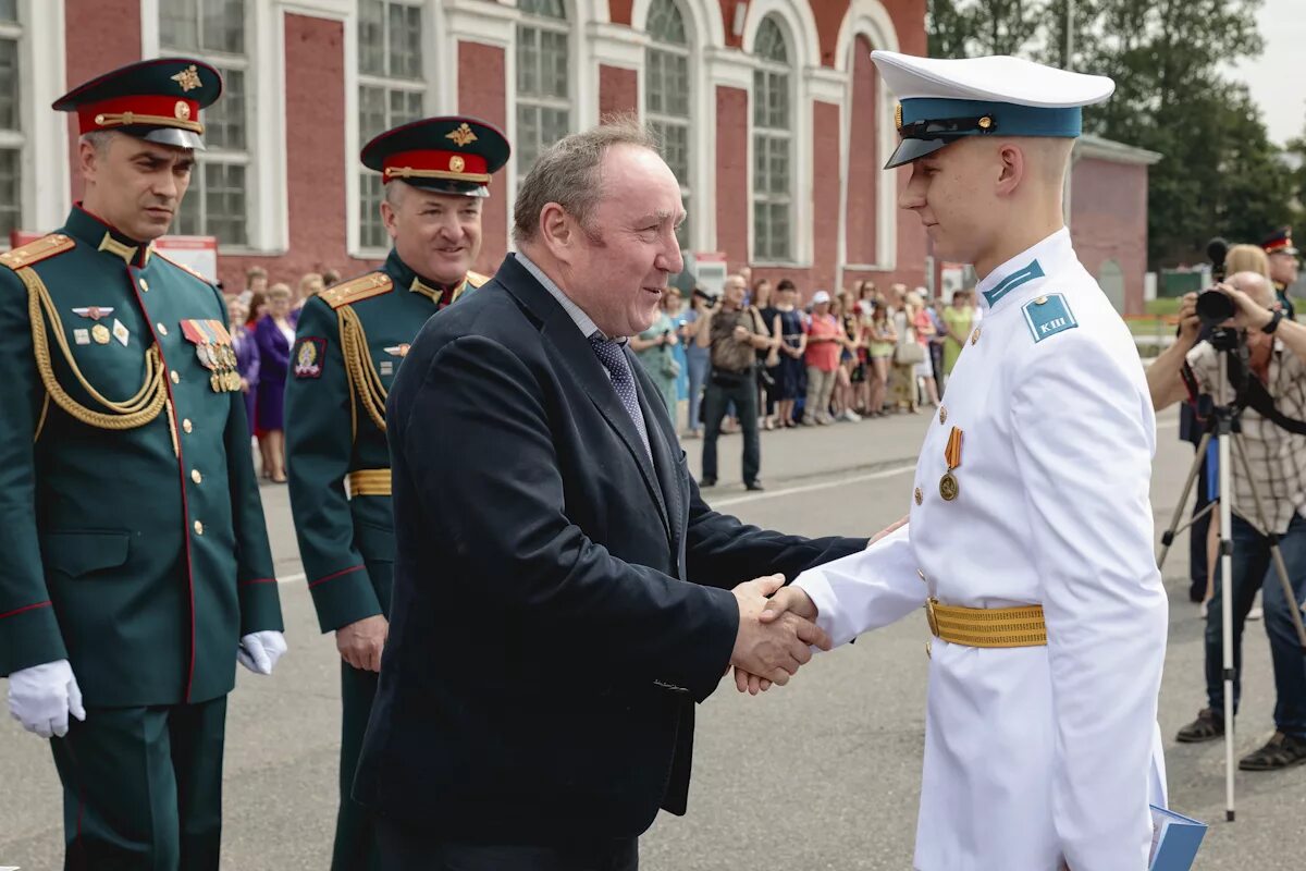 институт физической культуры и спорта в санкт-петербурге. кадетский корпус вифк. петропавловская крепость выпуск вифк. выпуск вифк 2024. вифк офицеры.