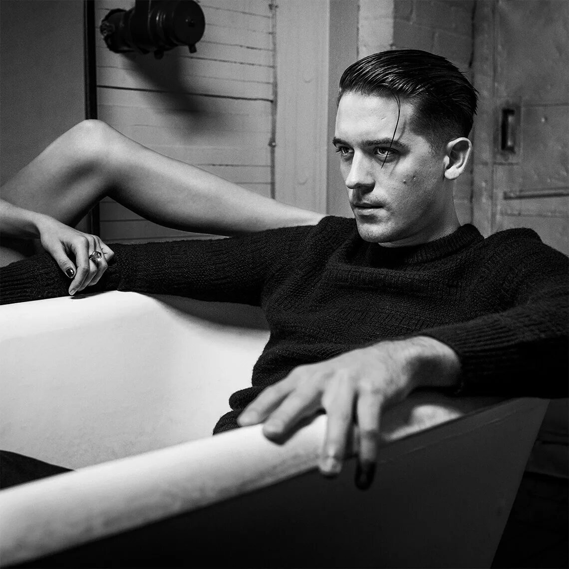 These things to me. Джеральд Гиллум. G-Eazy. G Eazy девушка. Джеральд Гиллум 2010.