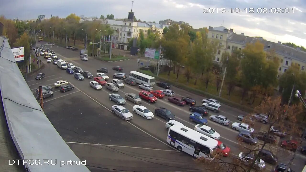 Пробки на московском проспекте воронеж. Московский проспект 7е воронеж. Московский проспект воронеж фото. Веб камеры воронежа. Развязка на московском проспекте воронеж.