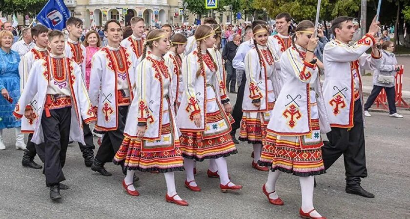 Пайрем йошкар ола. Пеледыш пайрем 2025 йошкар-ола. пеледыш пайрем йошкар-ола. праздник пеледыш пайрем. марийский праздник пеледыш пайрем.