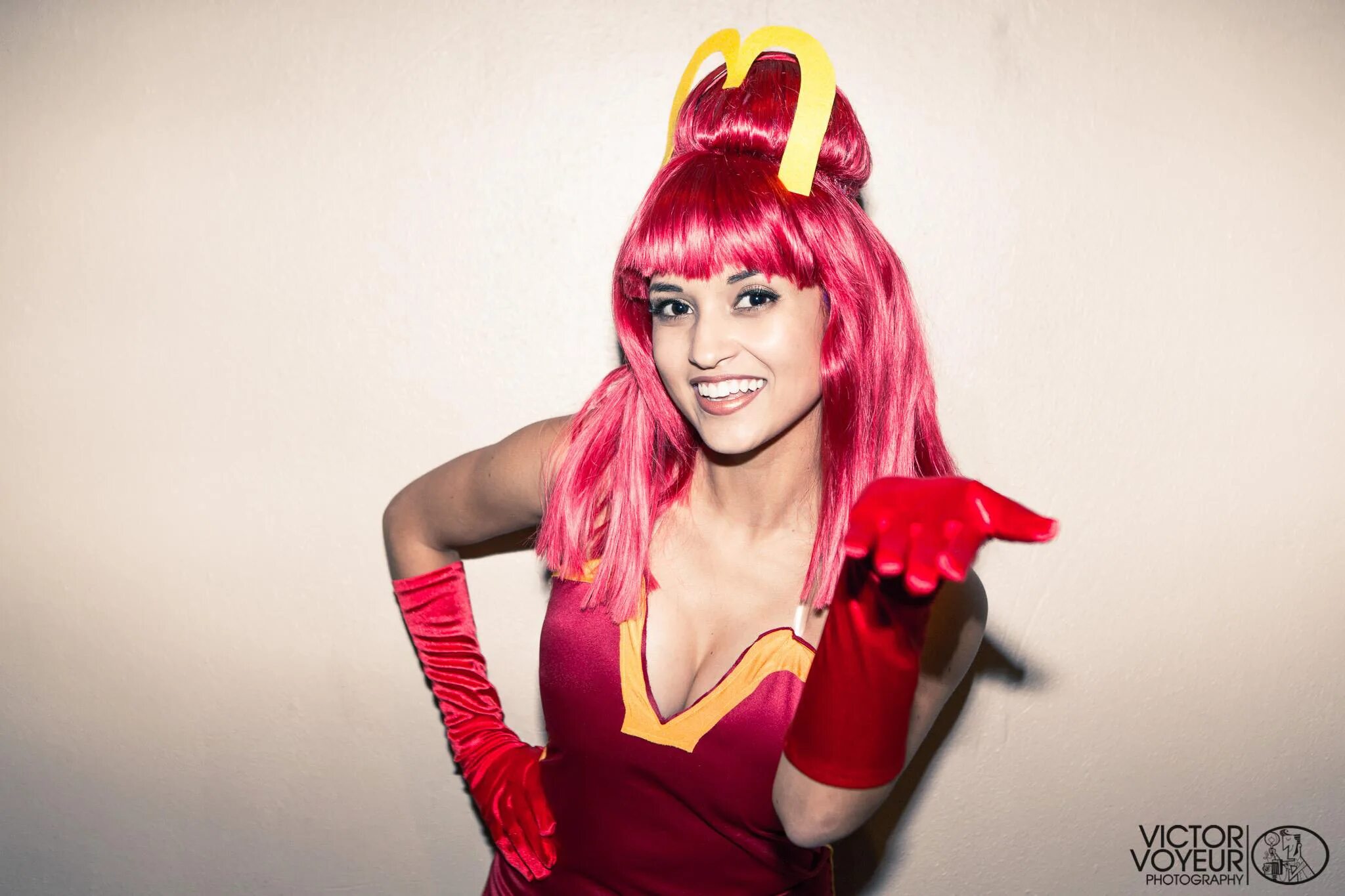 Mcdonalds cosplay. Пятый элемент макдональдс. Косплей MCDONALD'S girl. Косплей макдональдс. Макдональд, Мак пятый элемент.