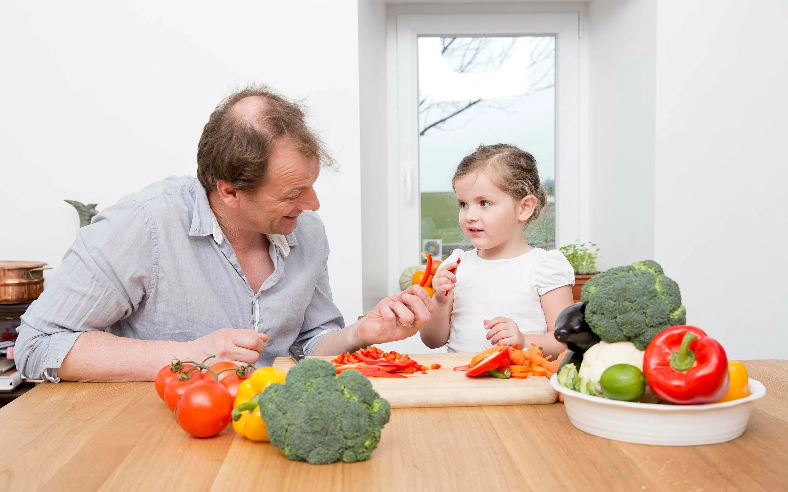 Овощи для детей. Дети вегетарианцы. Вегетарианство и дети. Ребенок веган. Дети веганы