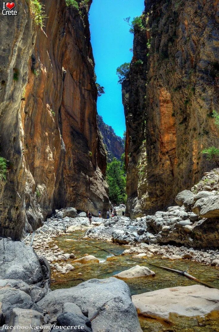Самарийское ущелье крит. Ущелье авакас. Крит каньон самарья. Греция ущелье самарья. Ущелье в греции.