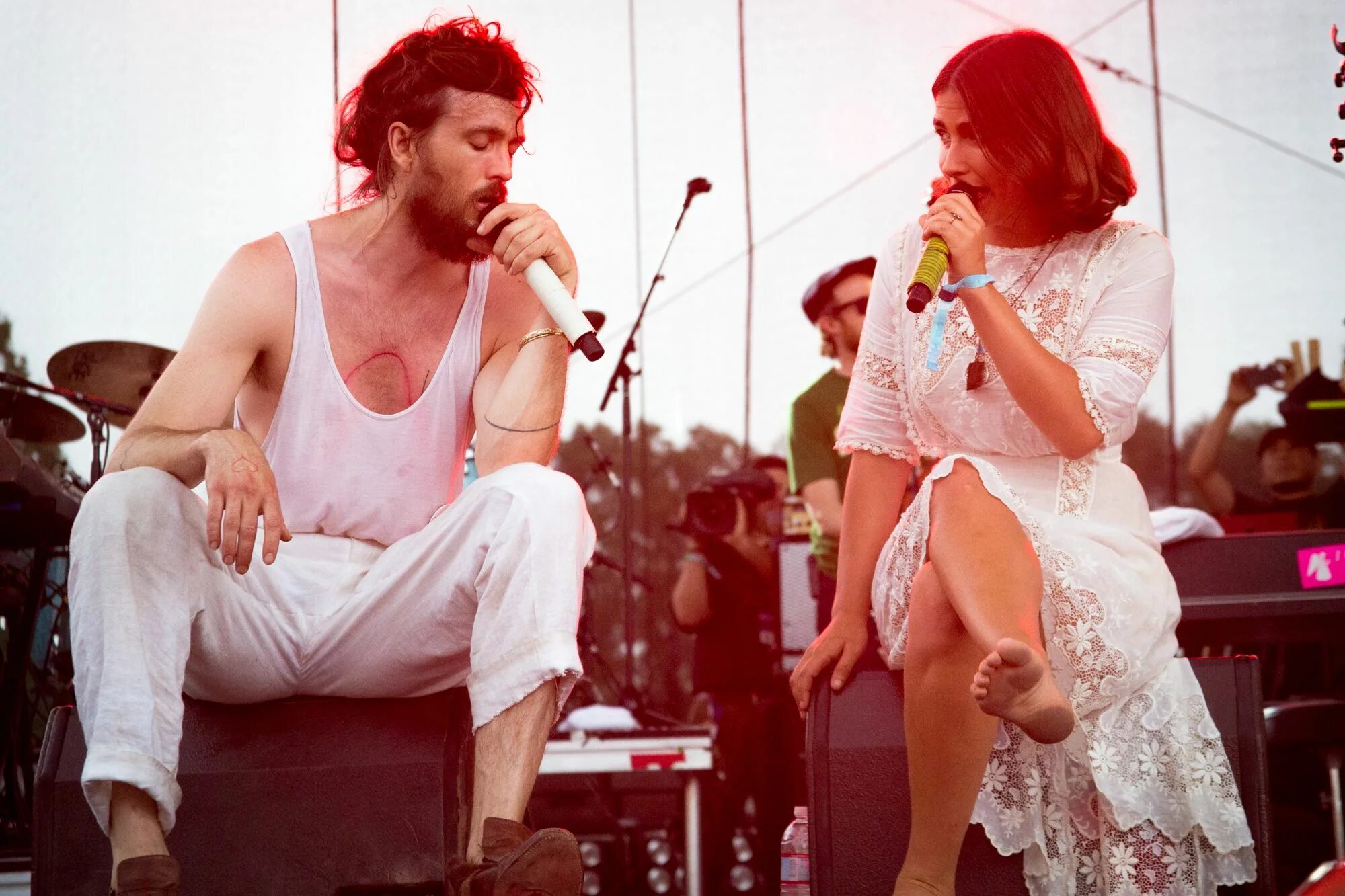 Home edward sharpe and the magnetic zeros. Edward sharpe. группа edward sharpe and the magnetic zeros. home edward sharpe. эдвард шарп алекс эберт.