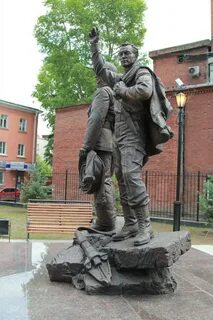 Памятник пожарным спасающим жизни