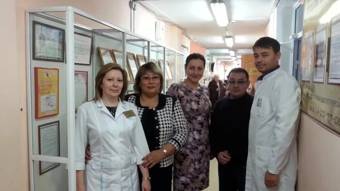 Форма для регистратуры. Работа архив больница. Лаборатория красная зона. Работа архив больница. Регистратура поликлиники.