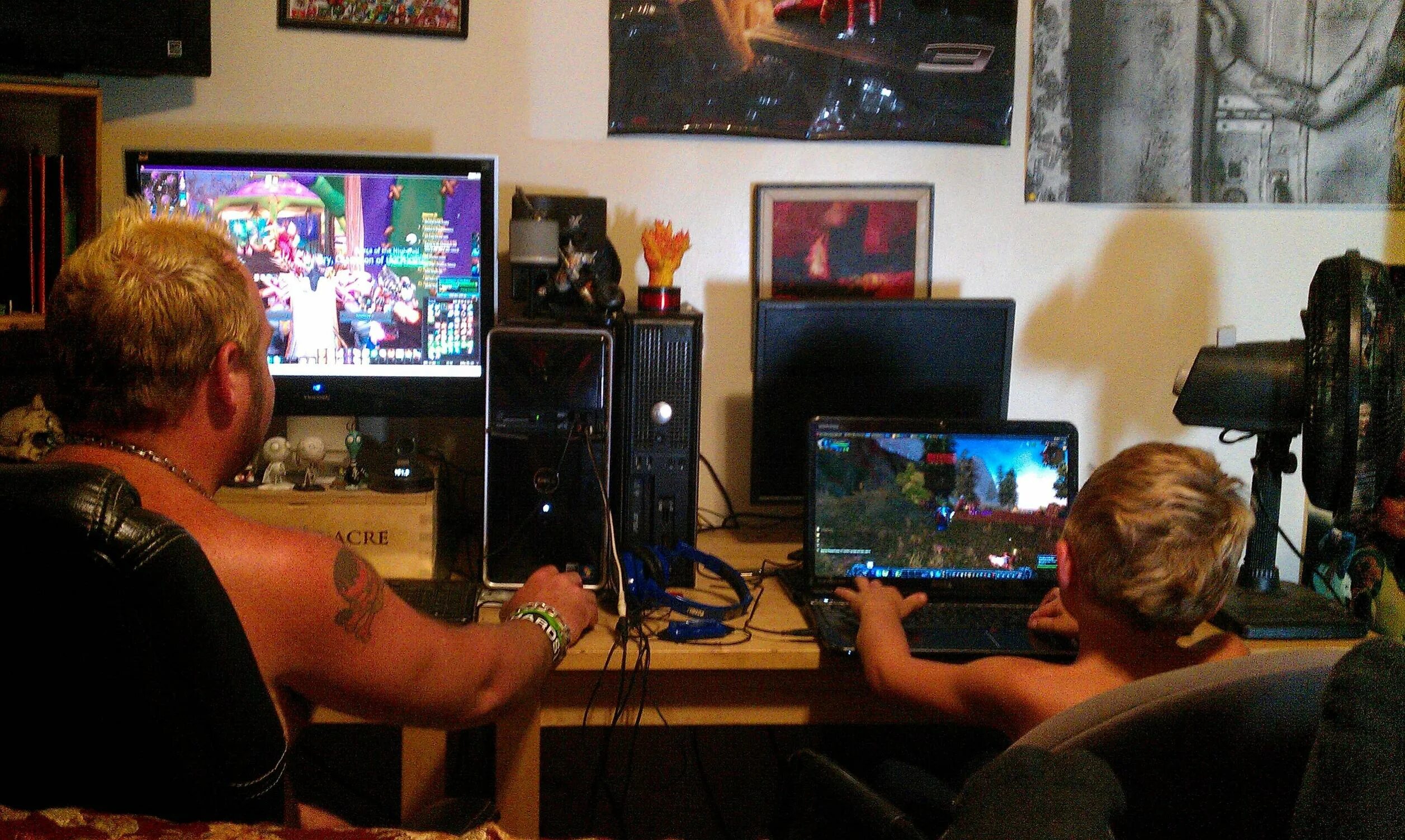 настоящий геймер. подросток геймер. игровые мемы. косплей близкон южный парк. прикольный игроман.