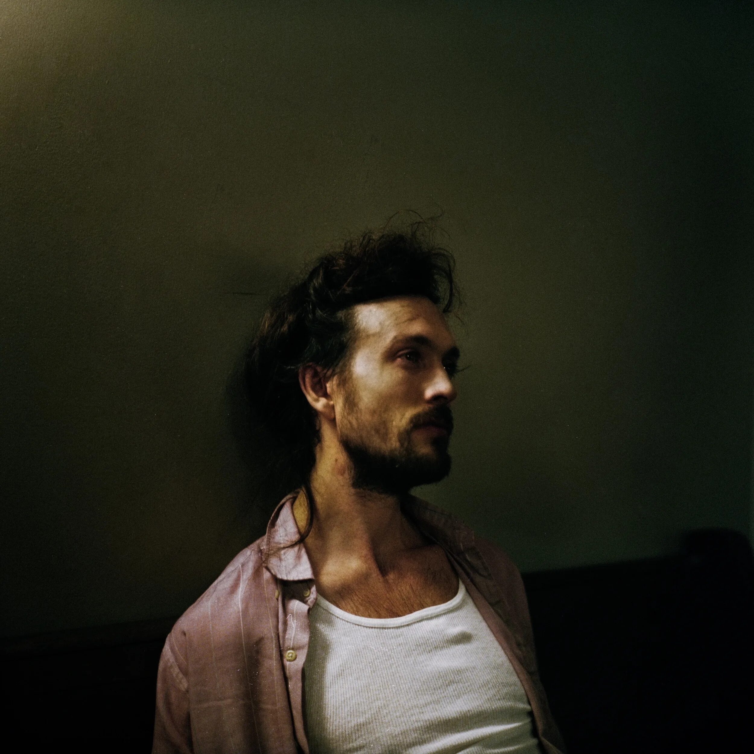 Alexander truth клип. Edward sharpe. Редкая борода. Alex ebert alexander альбом. Алекс эберт.