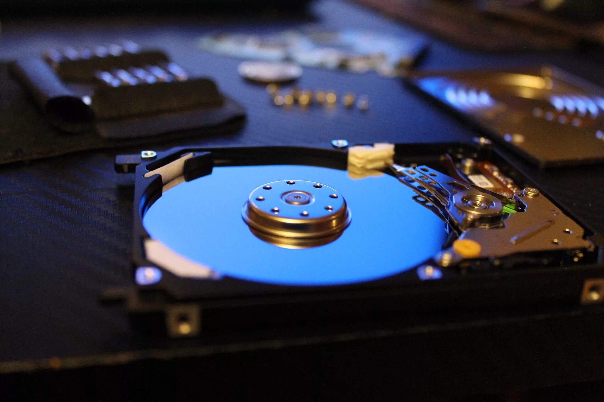 Как выбрать диск для компьютера. Жесткий диск красивый. hdd красивый. самый современный hdd. hd диск.