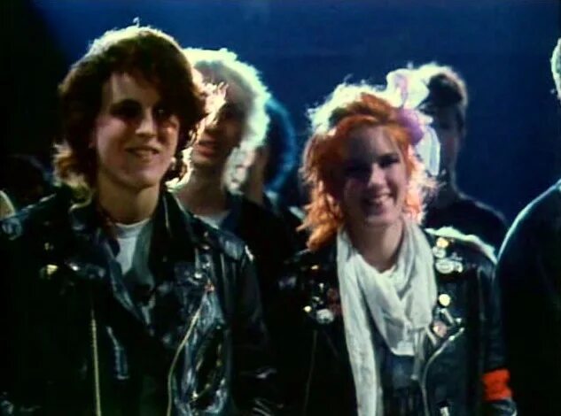 Пригород 1983. Пригород фильм 1983. suburbia 1984 эван. пригород фильм 1996. suburbia 1984 джек.