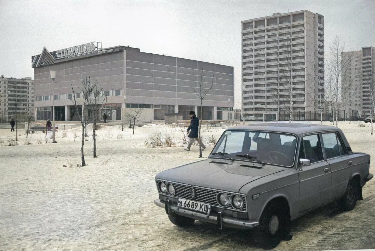 Е толем. Е толем. Тольятти комсомольский район 70х годов. Тольятти старые фото. Свадьба бандитов 90х.