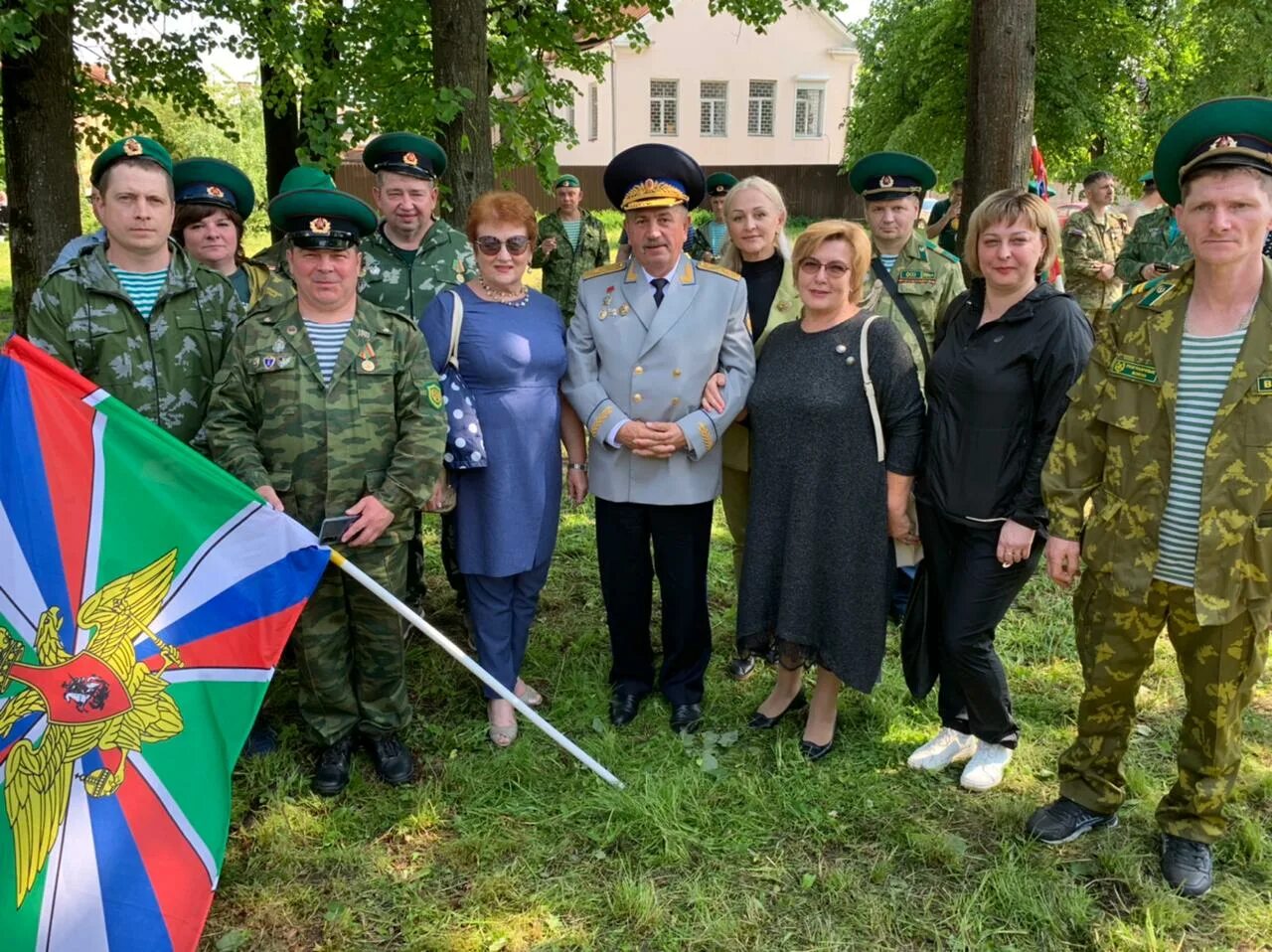 малов дмитрий военный. герою мужества россии. 9 мая в городе александровске пер. иван ловков серпухов. серпухов открыли.