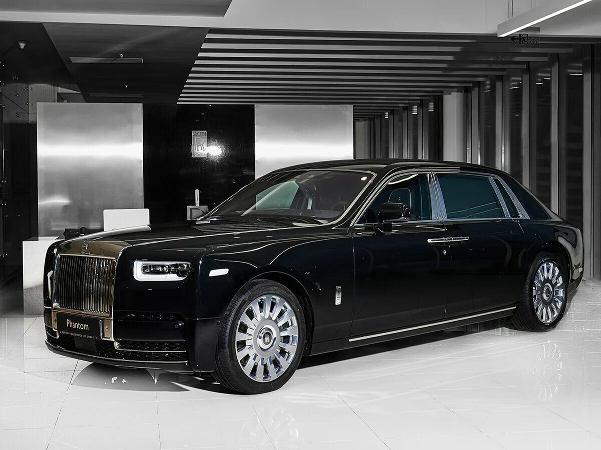 Роллс россия. Rolls Royce Phantom 8. Rolls-Royce Phantom VIII. Роллс Ройс Фантом 6. Rolls Royce Phantom 8 черный.