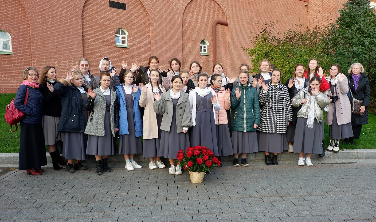 Николо сольбинский монастырь школа. Сольба колледж выпускники. Лига знаний школы и колледжи. Добрая школа на сольбе фото. Добрая школа на сольбе.
