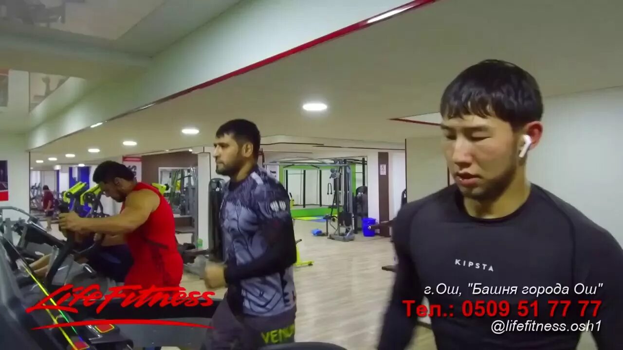 Фитнес зал рядом. New york клуб в оше. Футбольный бар в оше. Кыргызское кафе. Ош фитнес залы.
