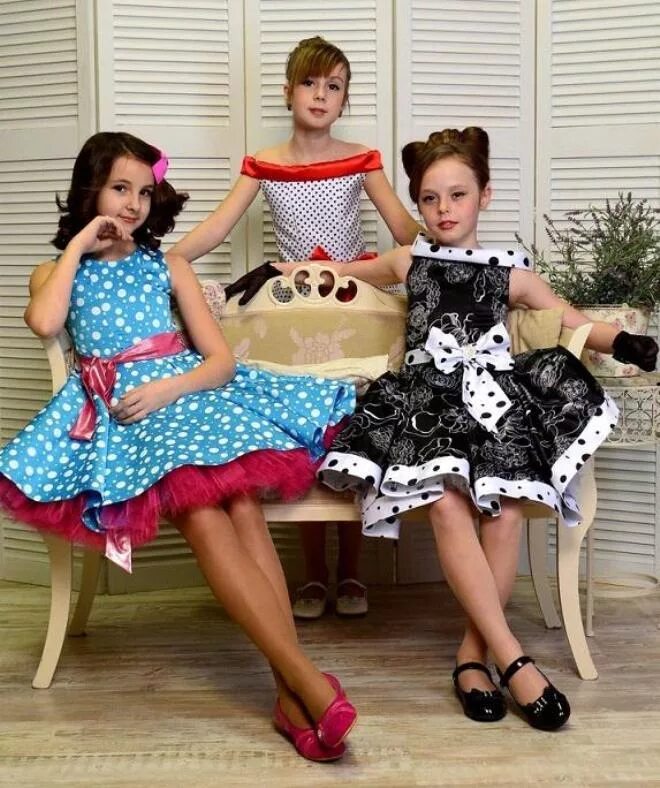 ретро стиль для детей. наряд в стиле ретро для девочки. ретро стиль для детей. стиляги одежда. платье в стиле стиляги.