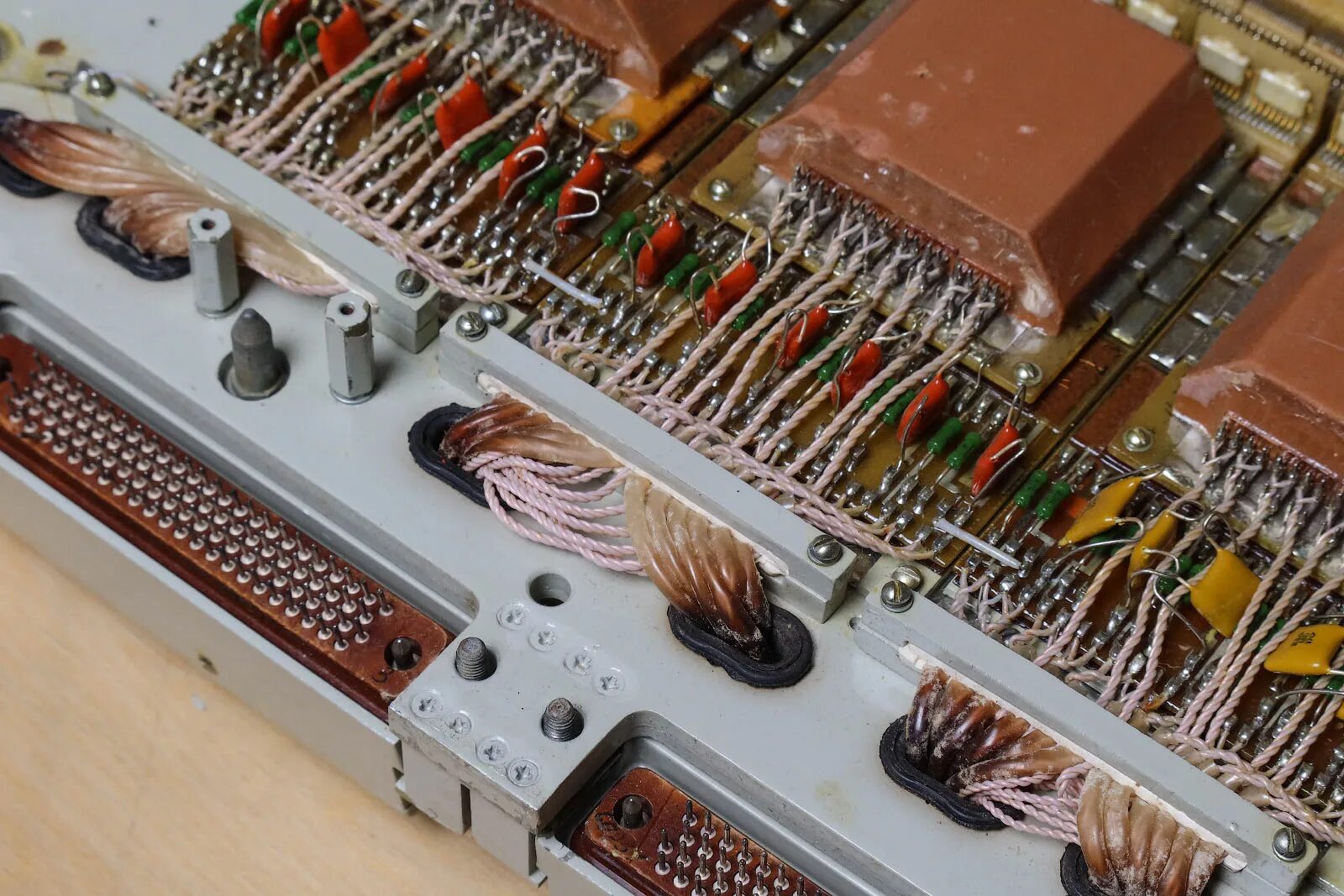 гвм вычислительная машина. бортовая цифровая вычислительная машина (бцвм) а-15а. бцвм орбита-10. суперкомпьютер мвс 1000м. цифровой вычислительный комплекс.