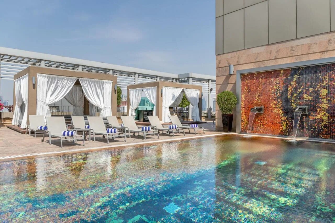 Radisson 4 оаэ. Radisson blu hotel dubai. рэдиссон блю дубай. radisson blu hotel дубай. блу хотел рэдиссон дубай.