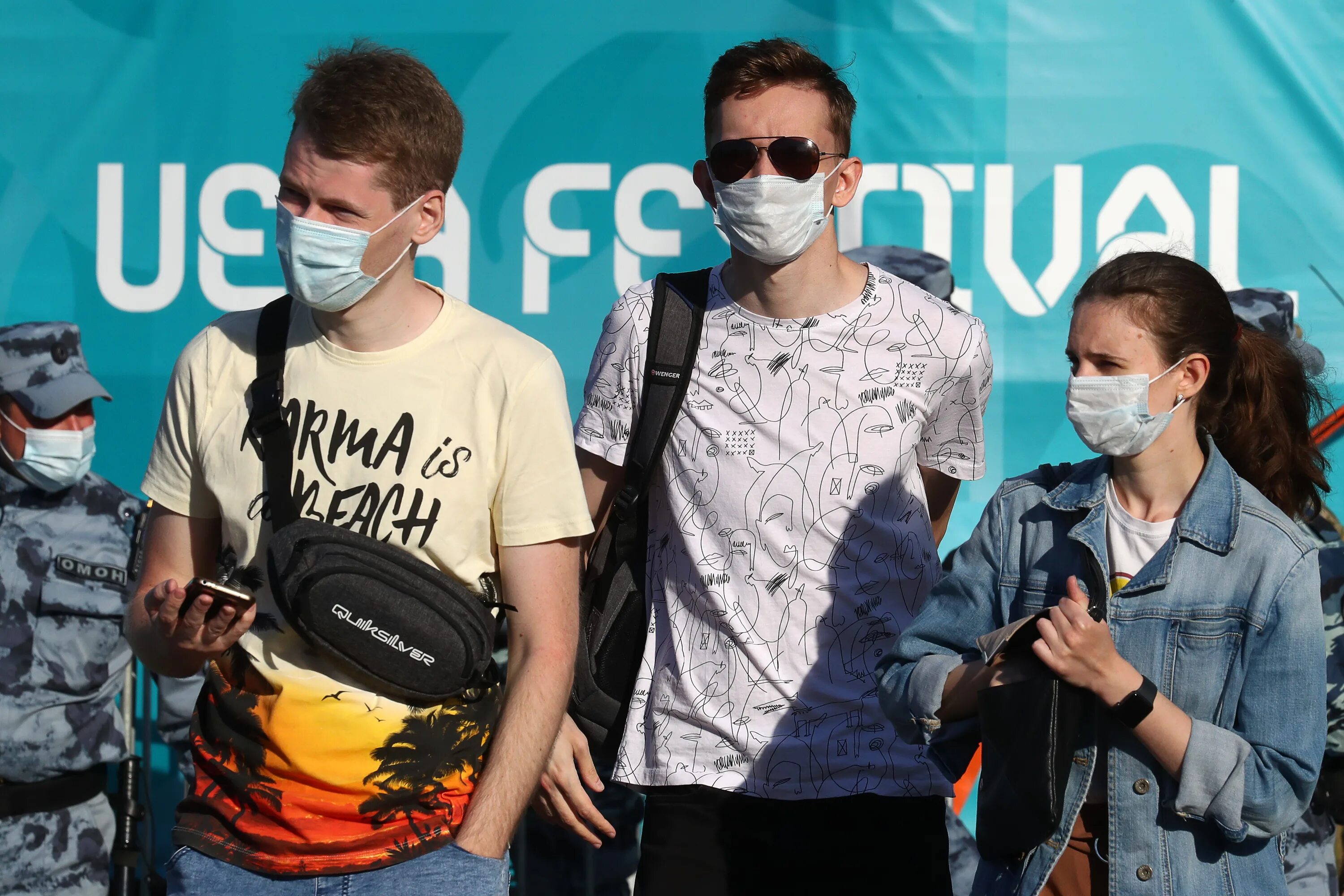 вирус в москве и питере. начало эпидемии коронавируса. статистика коронавируса в москве в апреле 2020. москва метро коронавирус. штаммы омикрон распространенность в россии.