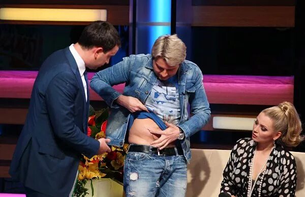 Говорим и показываем 2013. Говорим и показываем сегодняшний выпуск. Говорит и показывает. Говорим и показываем сегодняшний. Говорим и показываем 2011.