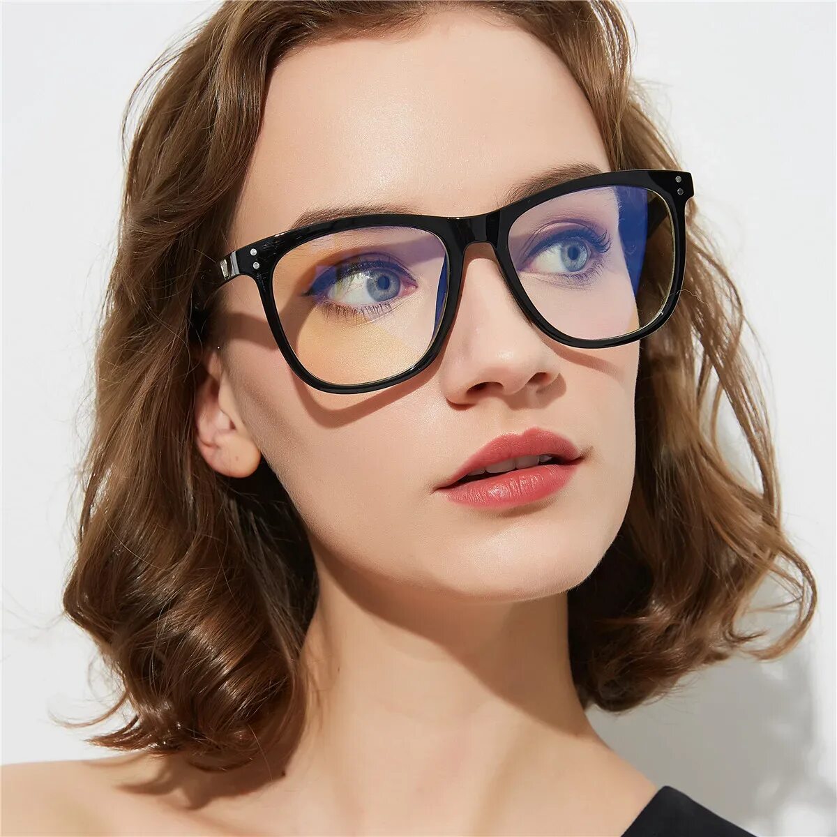 Очки женские. Оправа для очков. Оправа для очков женская. Большие очки для зрения. Громадные очки