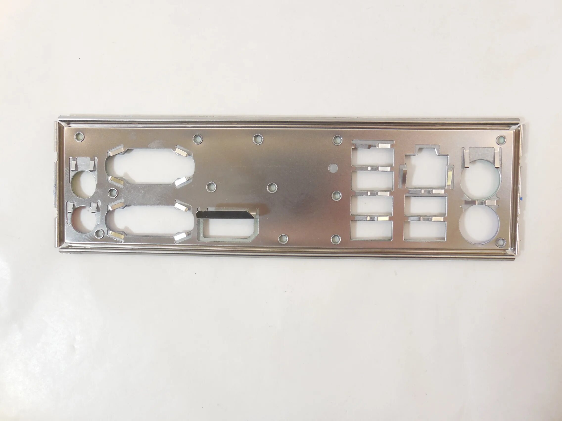 Asus 1150 z87. Задняя планка для материнской платы msi. Asus z97 a задняя планка. Планки материнской платы. Задняя планка crone.