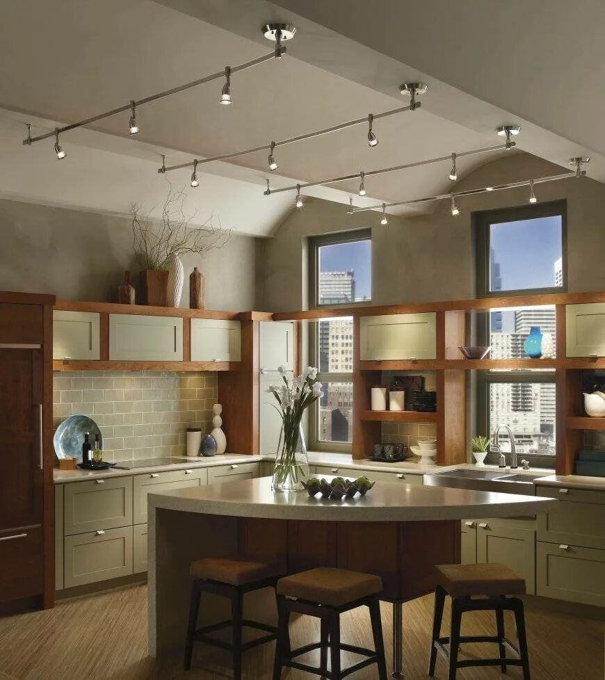 Свет на кухне. Освещение на кухне. Потолочное освещение на кухне. Точечное освещение на кухне. Споты в интерьере кухни.