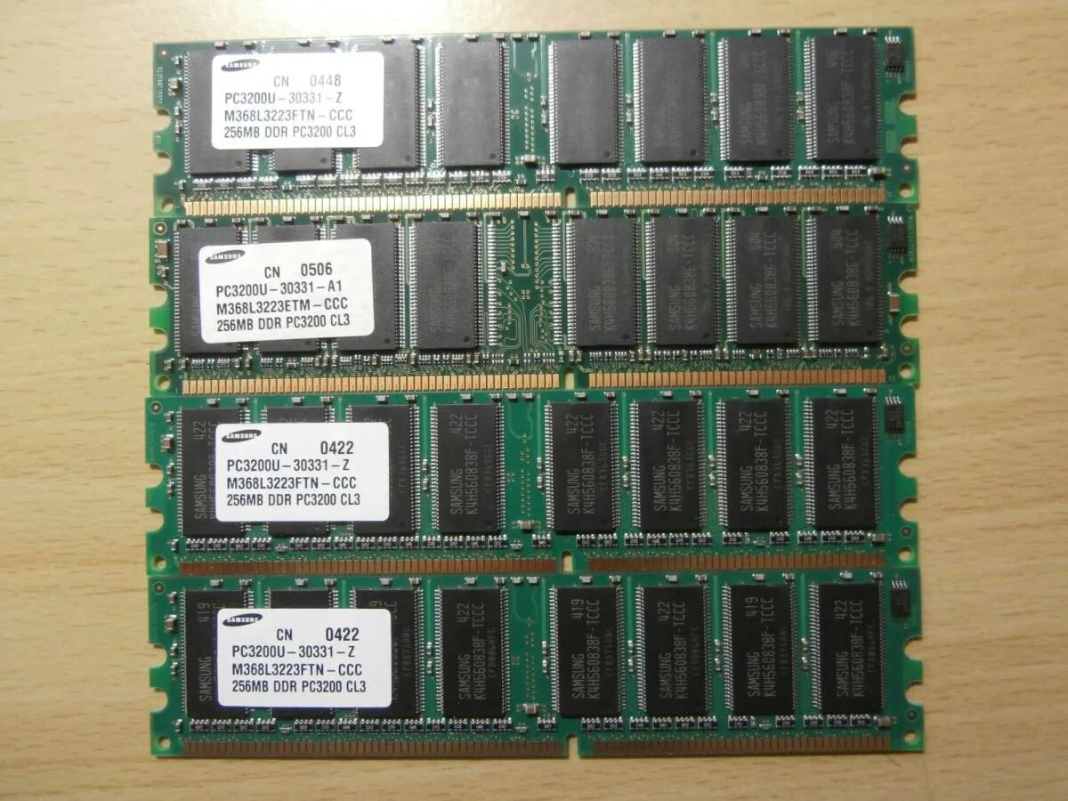 Оперативная память Samsung pc3200u-30331-z 512mb DDR pc3200 cl3. Оперативная память ddr256mb pc3200. Оперативная память CCC 256mb DDR pc3200 cl3. Оперативная память Samsung 256 MB. Самсунг с памятью 256