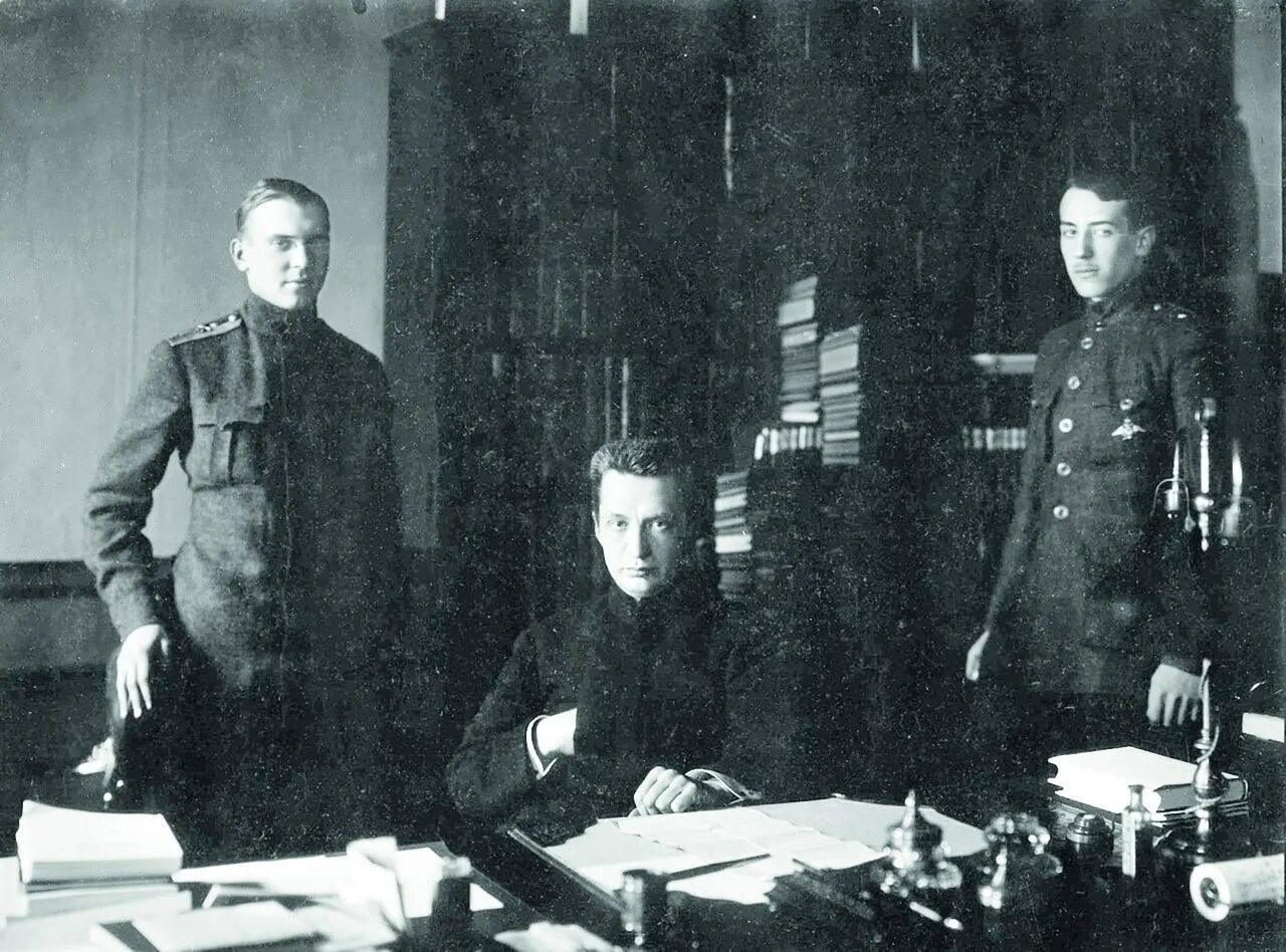 Керенский временное правительство 1917. Керенский возглавил временное правительство. 1 правительство в россии 1917
