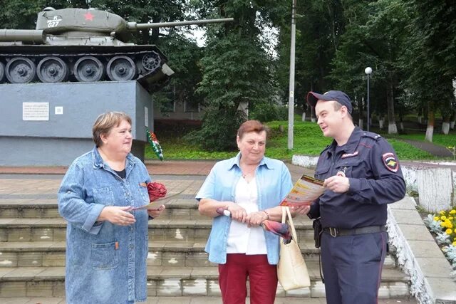 Подслушано в дорогобуже верхнеднепровск. Пожарная часть Дорогобуж. Дорогобуж Смоленская область. Здание полиции в Дорогобуже. Дорогобужская полиция Смоленск.