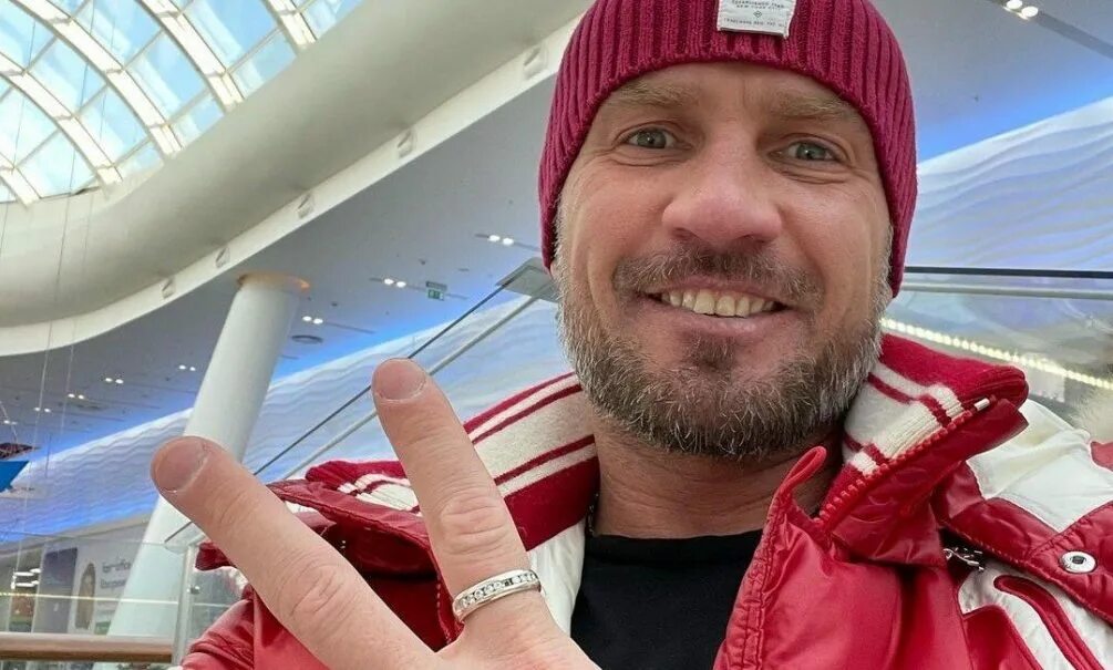 Костомаров находится. Костомаров находится. Костомаров находится. Костомаров фигурист. Костомаров находится.