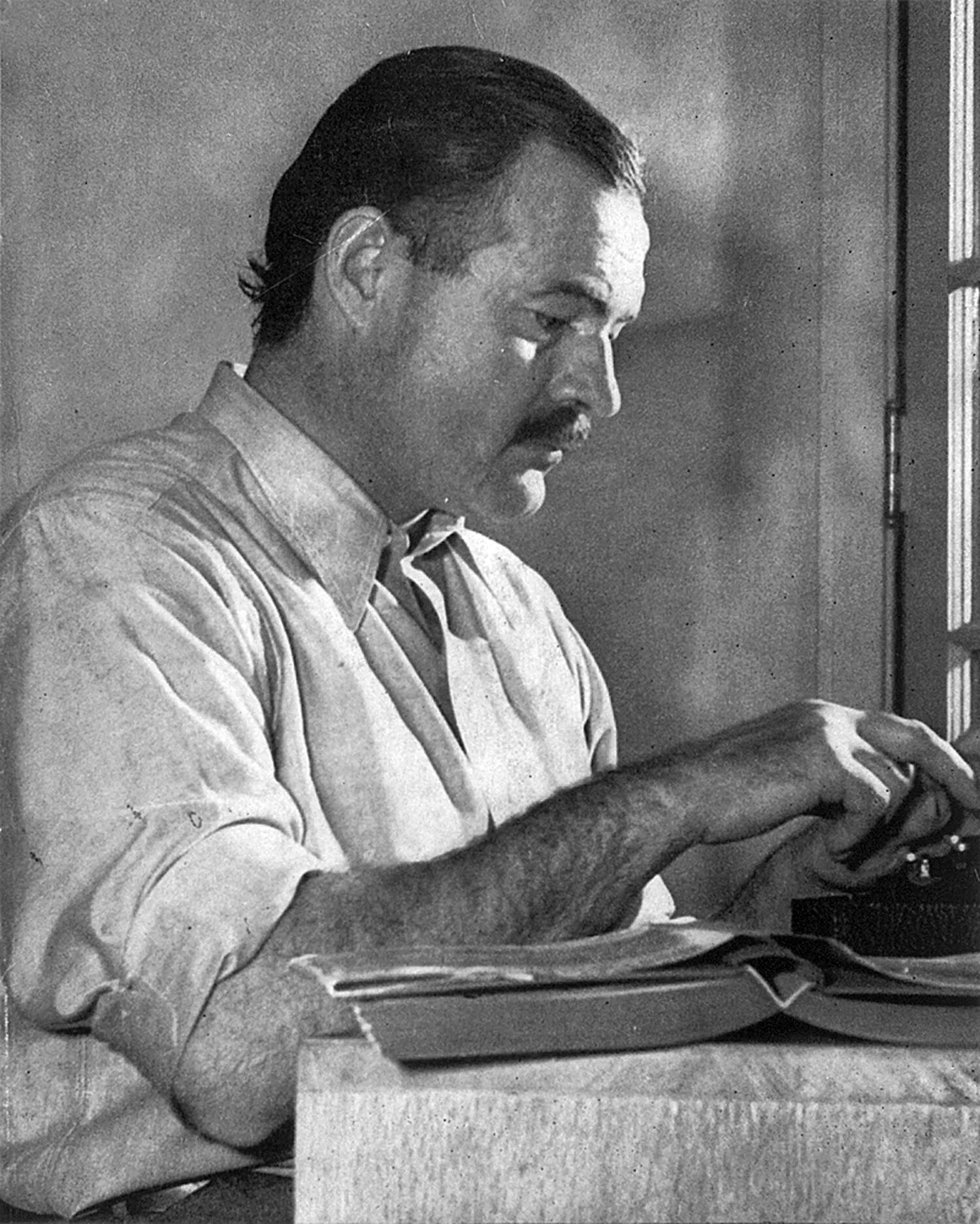 Хемингуэй первая. Хемингуэй. Ernest Hemingway. Хемингуэй писатель. Ernest Miller Hemingway.