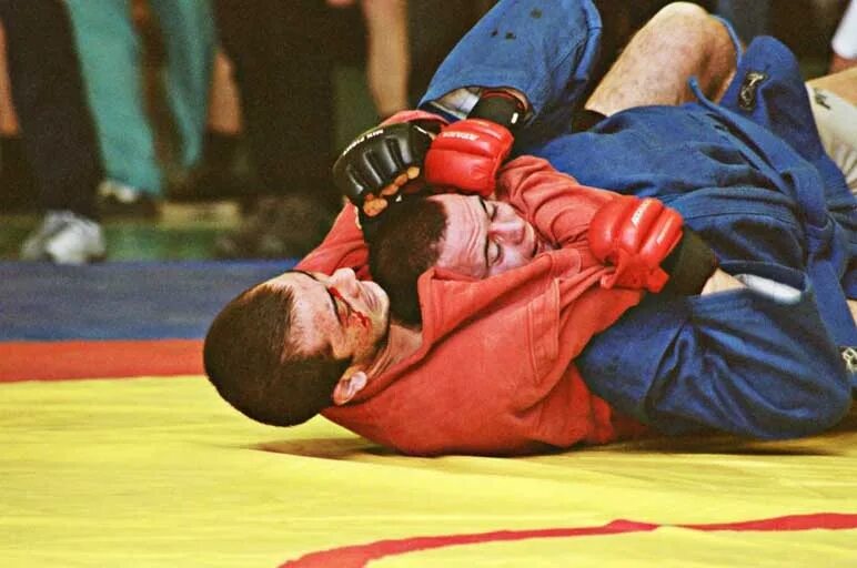 Удушающие приемы в самбо. Удушающий прием в самбо. Самбо васильчук болевые приемы. Удушающий приём анаконда. Удушающий в дзюдо.