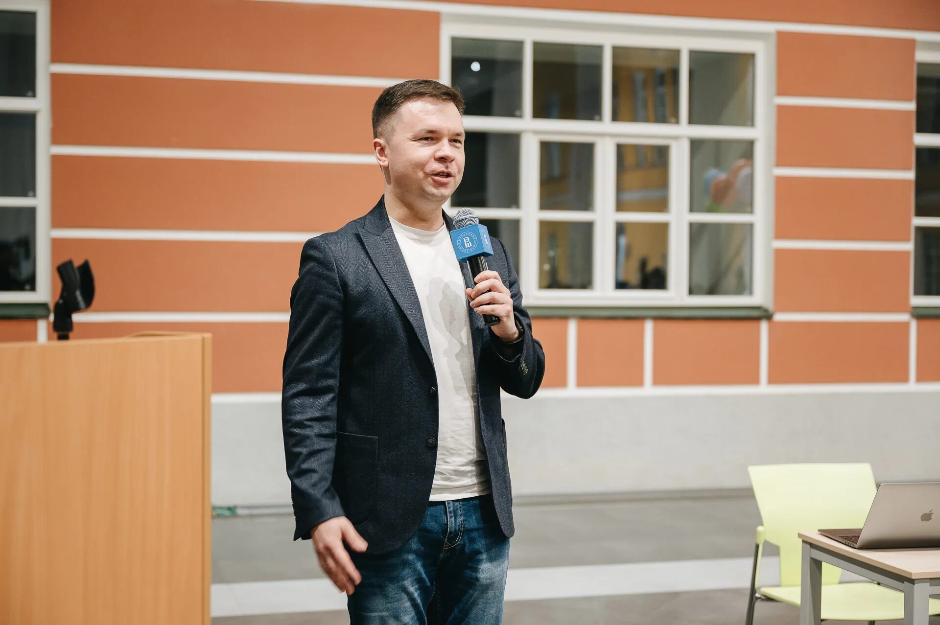 Вшэ сессия. Высшая школа экономики москва лого. Довузовская подготовка вшэ. Студенты вшэ. Вшэ факультет довузовской подготовки.