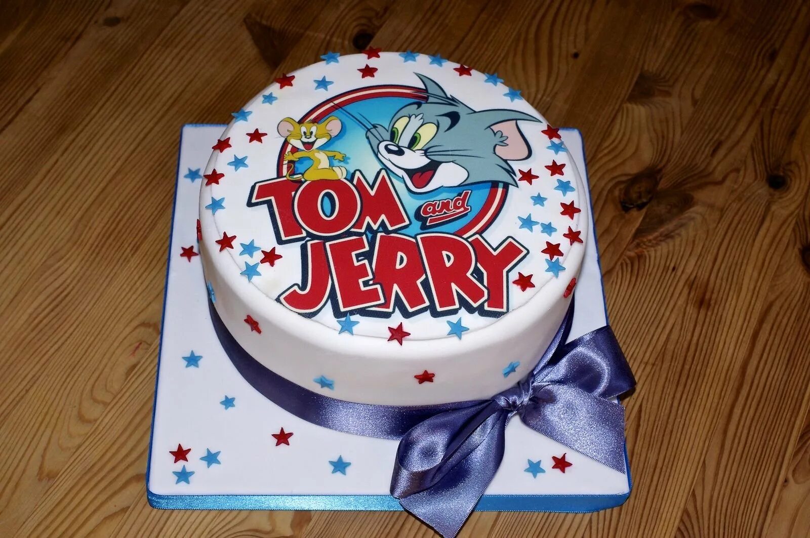 День рождения тома 2. Торт том и Джерри. Торт том и Джерри для мальчика. Торт в стиле том и Джерри. Торты том и Джерри на день рождения.