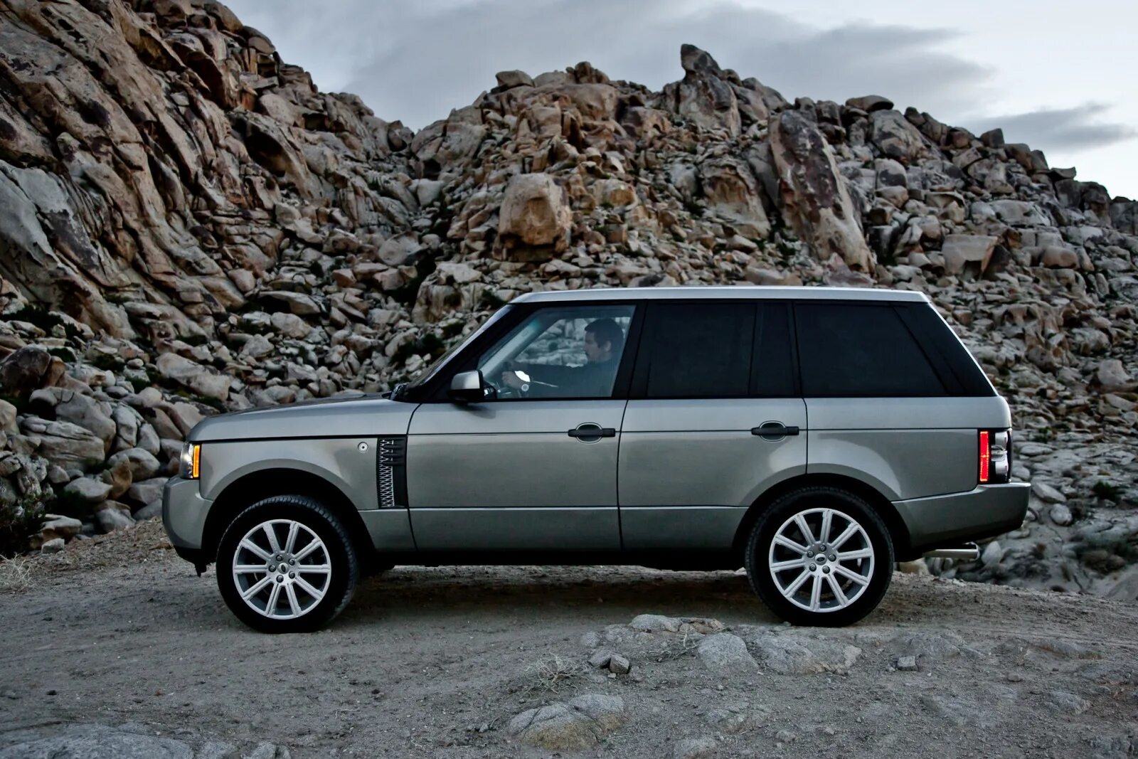 Range rover l 322. Range rover iii (l322). ленд ровер рендж ровер 2012. range rover 2009-2012. range rover 2009.